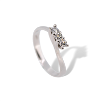 Anello trilogy in oro bianco 18 kt con diamanti 0.17 ct SI G – Tre diamanti, un’unica emozione | Idee Preziose dal 1987 - IP.AK18B/36D
